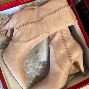 Carlos Santana Women's Blush Heeled Boots